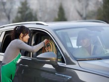 Starbucks Partners with Amap to Pioneer Curbside Service in China! Aims to Connect Everywhere
