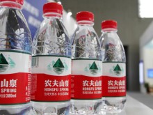 半年收入152亿后，农夫山泉高层说2元水仍是主流，对饮料业最新判断也有了