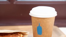 首店排长队的蓝瓶咖啡，今天在华又宣布了个“第一次”